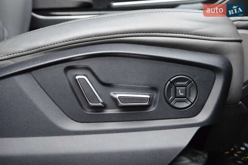 Позашляховик / Кросовер Audi Q8 2019 в Одесі