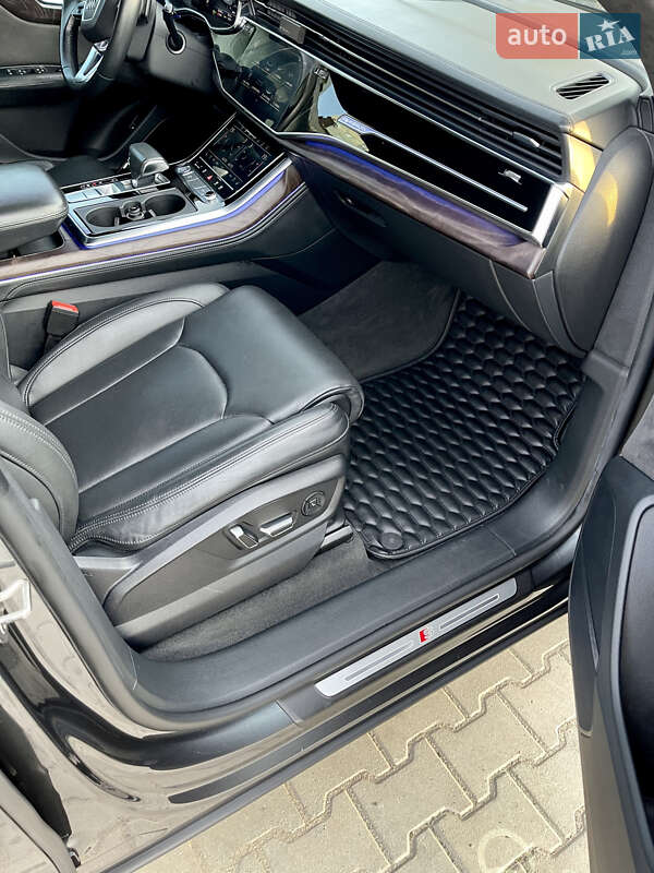 Внедорожник / Кроссовер Audi Q8 2018 в Львове