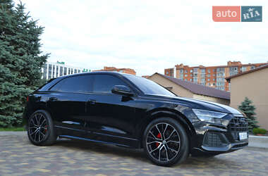 Внедорожник / Кроссовер Audi Q8 2020 в 