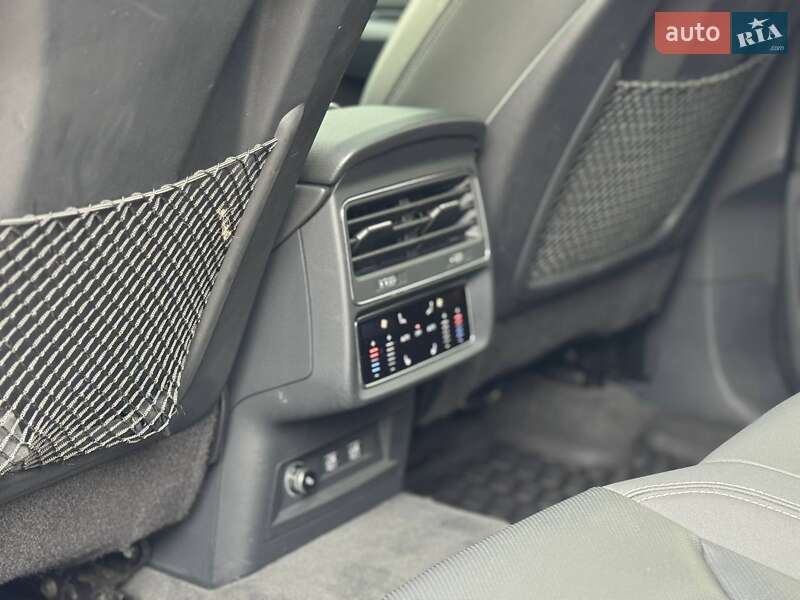 Позашляховик / Кросовер Audi Q8 2018 в Одесі фото 23 Позашляховик / Кросовер Audi Q8 2018 в Одесі
