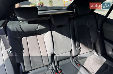 Внедорожник / Кроссовер Audi Q8 2019 в 