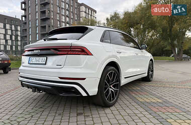 Внедорожник / Кроссовер Audi Q8 2020 в 