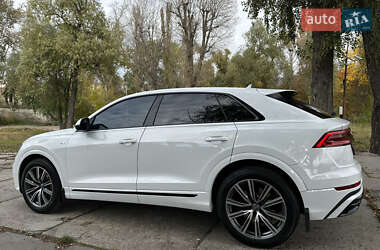Позашляховик / Кросовер Audi Q8 2019 в 