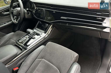 Позашляховик / Кросовер Audi Q8 2019 в 