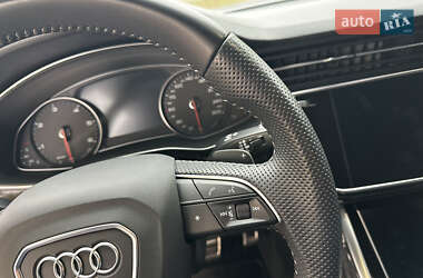 Позашляховик / Кросовер Audi Q8 2019 в 
