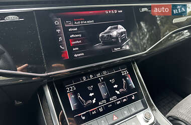 Позашляховик / Кросовер Audi Q8 2019 в 