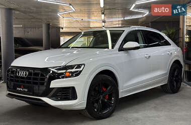 Позашляховик / Кросовер Audi Q8 2019 в 