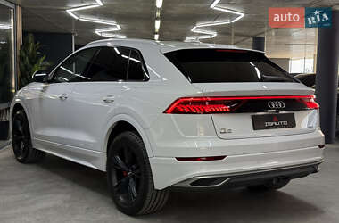 Позашляховик / Кросовер Audi Q8 2019 в 
