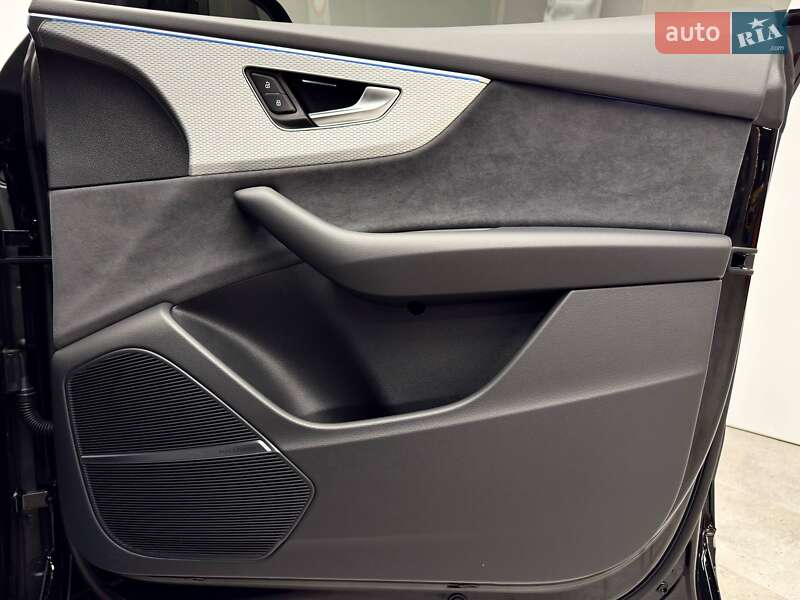 Позашляховик / Кросовер Audi Q8 2025 в Києві