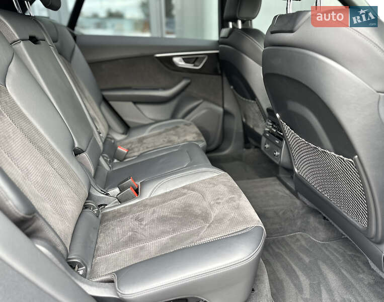 Внедорожник / Кроссовер Audi Q8 2021 в Днепре