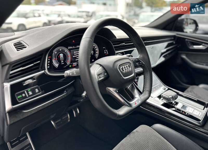 Внедорожник / Кроссовер Audi Q8 2021 в Днепре