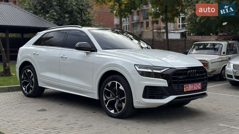 Внедорожник / Кроссовер Audi Q8 2019 в Киеве