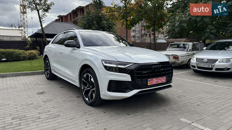 Внедорожник / Кроссовер Audi Q8 2019 в Киеве