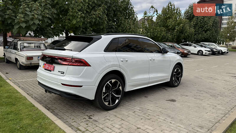 Внедорожник / Кроссовер Audi Q8 2019 в Киеве