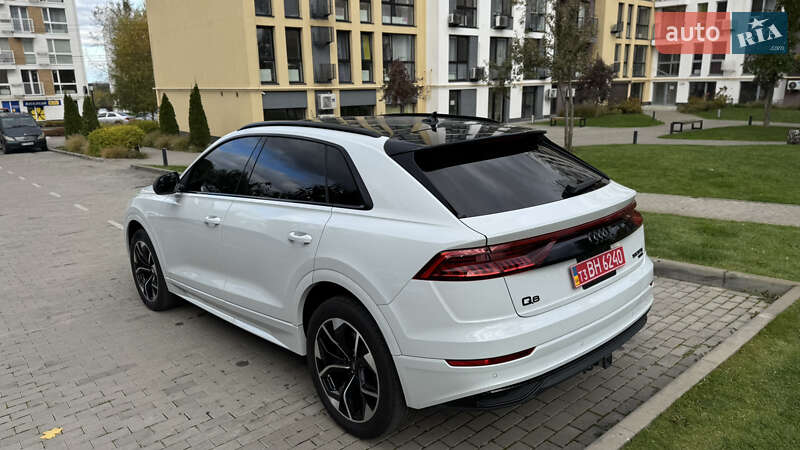 Внедорожник / Кроссовер Audi Q8 2019 в Киеве