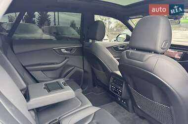 Позашляховик / Кросовер Audi Q8 2019 в 