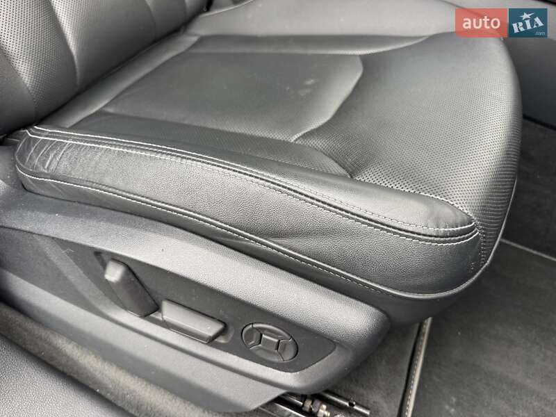 Внедорожник / Кроссовер Audi Q8 2019 в Тернополе