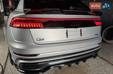 Позашляховик / Кросовер Audi Q8 2019 в 