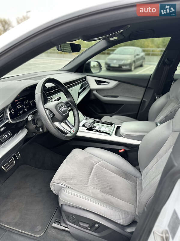 Позашляховик / Кросовер Audi Q8 2020 в Києві фото 18 Позашляховик / Кросовер Audi Q8 2020 в Києві