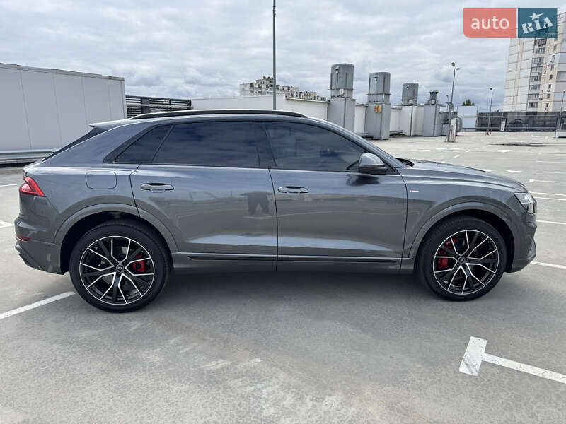 Позашляховик / Кросовер Audi Q8 2021 в Києві