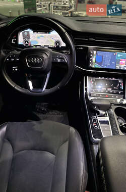 Позашляховик / Кросовер Audi Q8 2018 в  фото 28 Позашляховик / Кросовер Audi Q8 2018 в