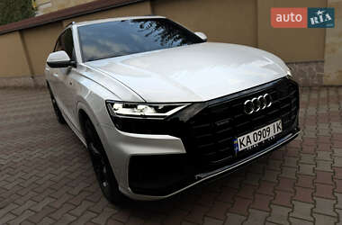 Внедорожник / Кроссовер Audi Q8 2018 в 