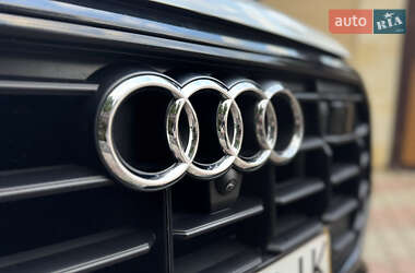 Внедорожник / Кроссовер Audi Q8 2018 в 