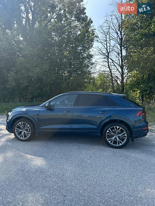 Внедорожник / Кроссовер Audi Q8 2021 в Львове