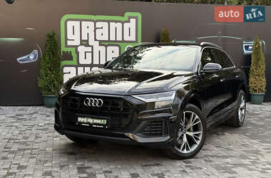 Позашляховик / Кросовер Audi Q8 2021 в 