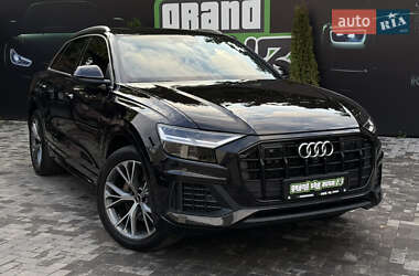 Позашляховик / Кросовер Audi Q8 2021 в 