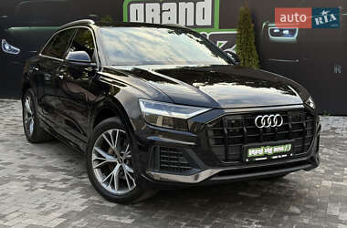 Позашляховик / Кросовер Audi Q8 2021 в 