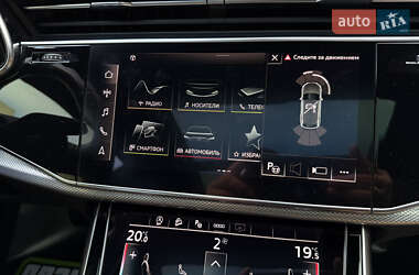 Позашляховик / Кросовер Audi Q8 2021 в 