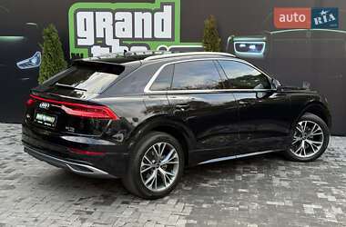 Позашляховик / Кросовер Audi Q8 2021 в 