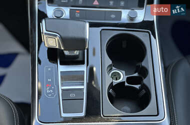 Внедорожник / Кроссовер Audi Q8 2020 в 