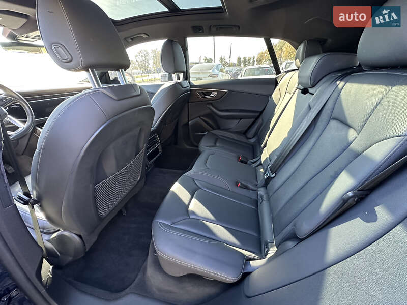 Внедорожник / Кроссовер Audi Q8 2020 в Луцке