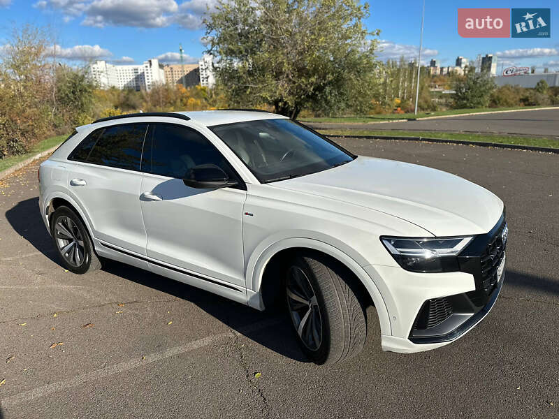 Внедорожник / Кроссовер Audi Q8 2018 в Кривом Роге