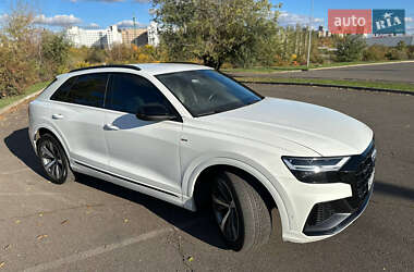 Внедорожник / Кроссовер Audi Q8 2018 в 