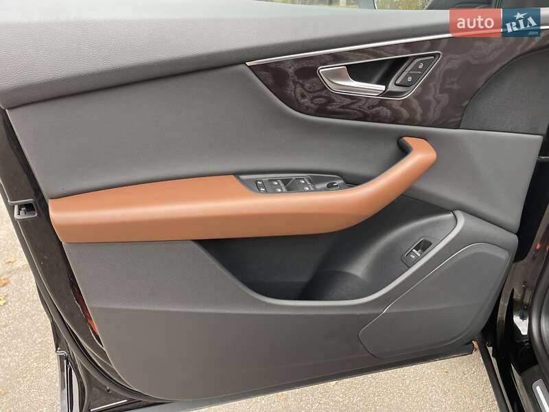 Позашляховик / Кросовер Audi Q8 2020 в Києві фото 23 Позашляховик / Кросовер Audi Q8 2020 в Києві