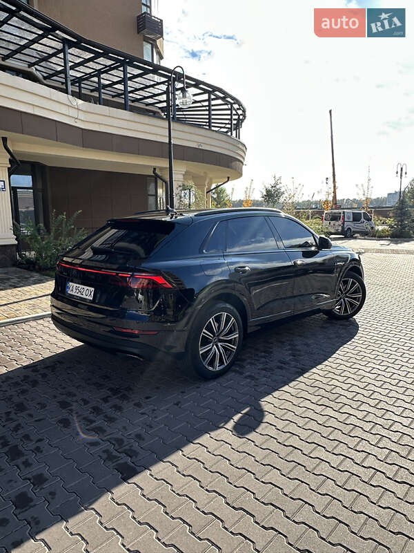 Позашляховик / Кросовер Audi Q8 2024 в Києві