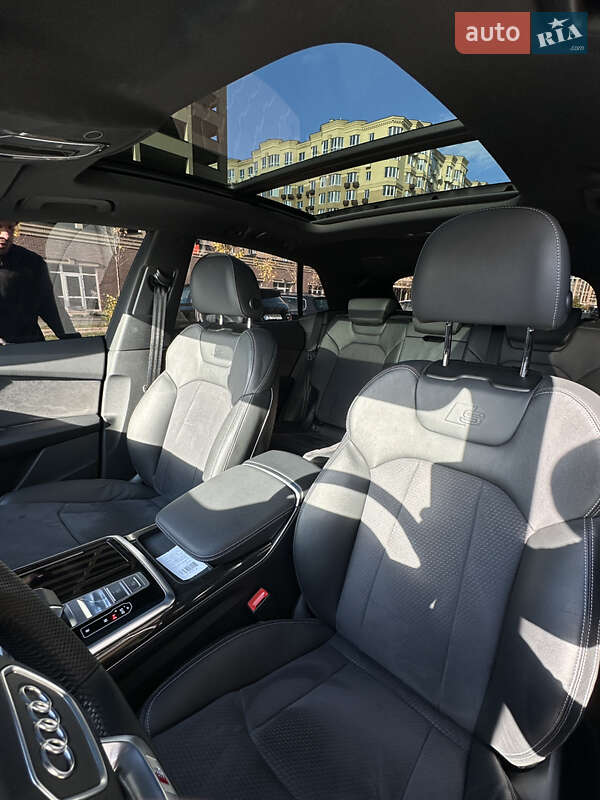 Позашляховик / Кросовер Audi Q8 2024 в Києві