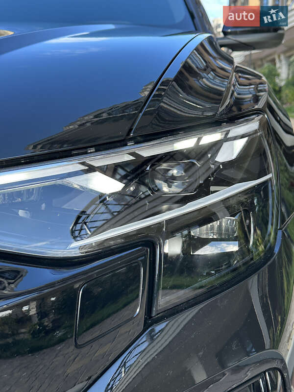 Позашляховик / Кросовер Audi Q8 2024 в Києві