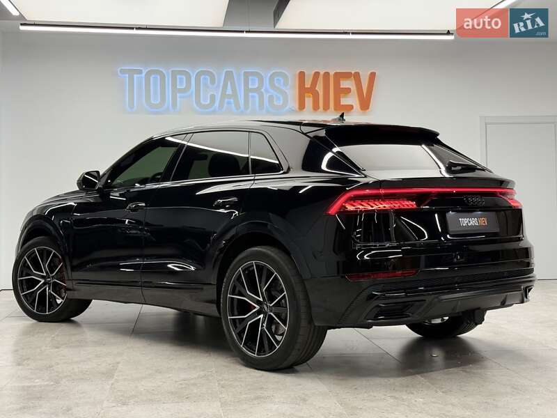 Позашляховик / Кросовер Audi Q8 2019 в Києві