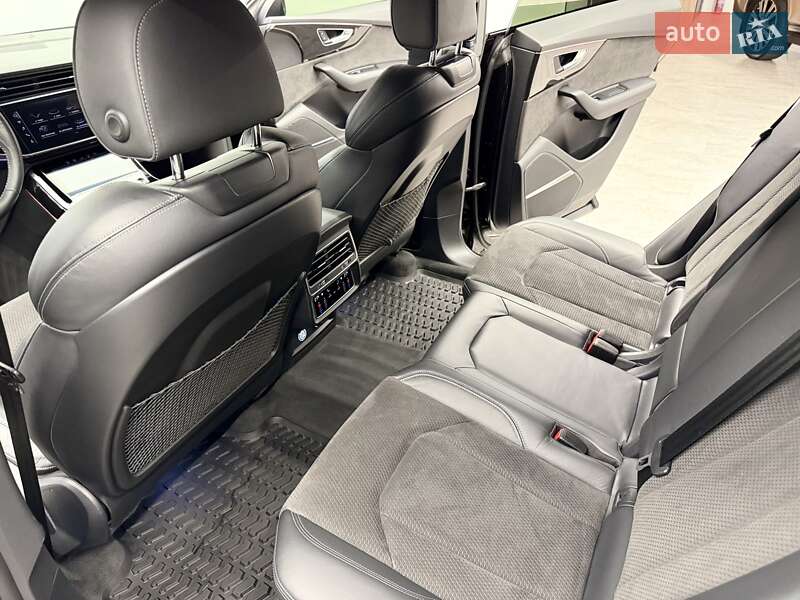 Позашляховик / Кросовер Audi Q8 2019 в Києві