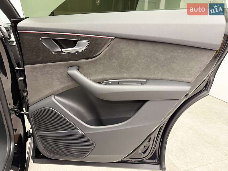 Позашляховик / Кросовер Audi Q8 2019 в Києві