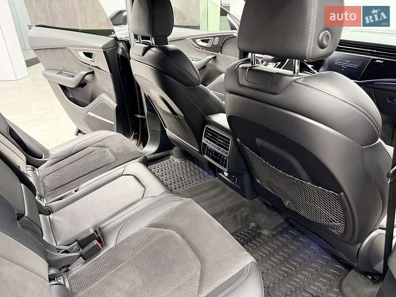 Позашляховик / Кросовер Audi Q8 2019 в Києві