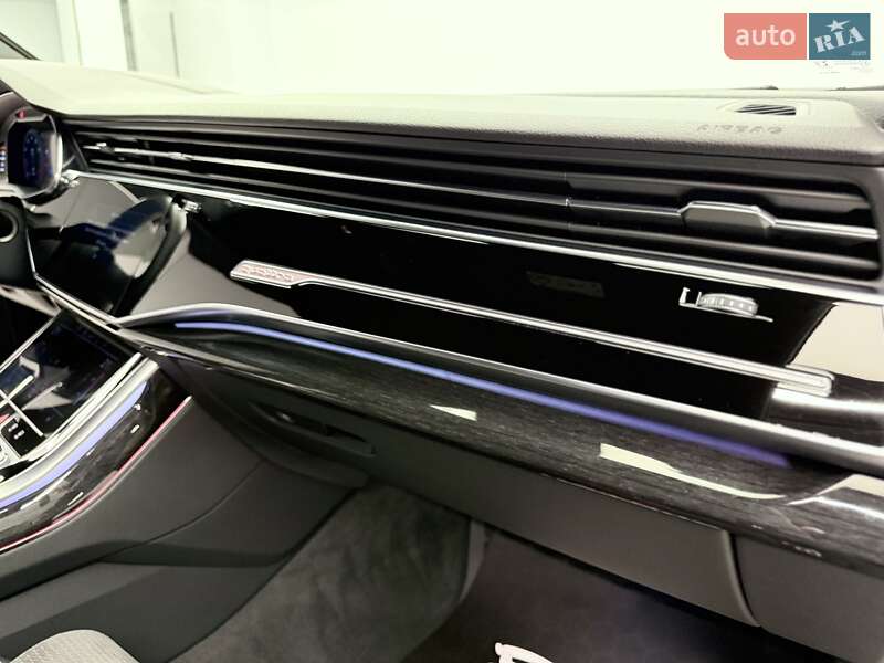 Позашляховик / Кросовер Audi Q8 2019 в Києві