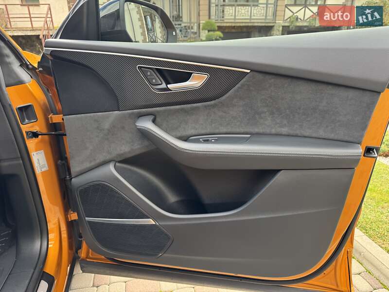 Внедорожник / Кроссовер Audi Q8 2020 в Черновцах