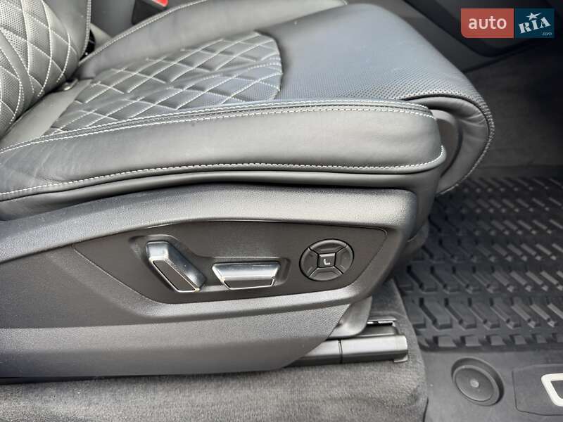 Внедорожник / Кроссовер Audi Q8 2020 в Черновцах