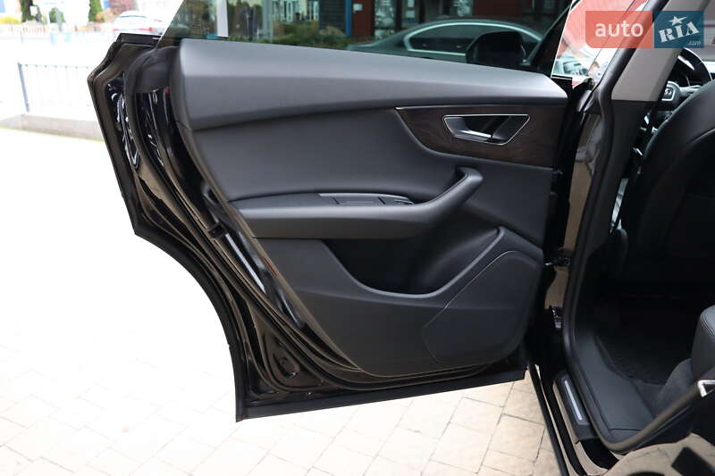 Внедорожник / Кроссовер Audi Q8 2018 в Львове