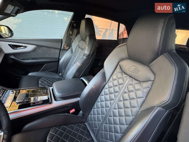 Позашляховик / Кросовер Audi Q8 2021 в Києві